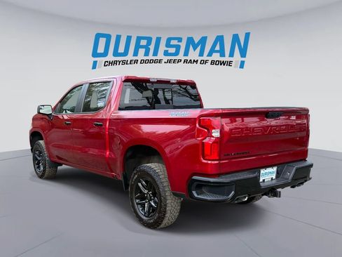 Used 2024 Chevrolet Silverado 1500 LT Trail Boss w/ Convenience Package II AWD/4WD image 4
