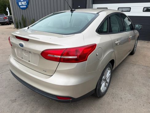 Used 2017 Ford Focus SE FWD image 7