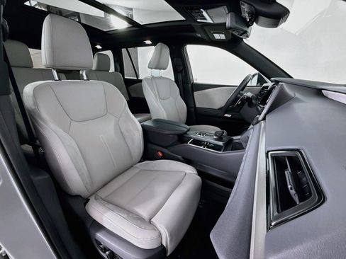 Used 2025 Lexus TX 350 AWD w/ Technology Package image 28