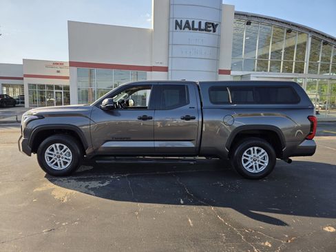 Used 2022 Toyota Tundra SR5 w/ SR5 Convenience Package image 8