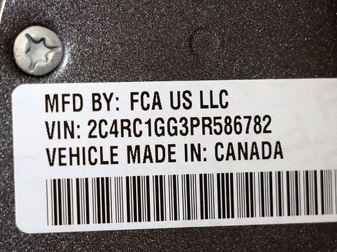 Used 2023 Chrysler Pacifica Limited FWD image 31