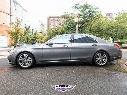 Used 2017 Mercedes-Benz S 550 4MATIC Sedan image 4