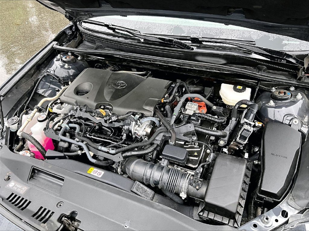 Used 2025 Toyota Camry SE FWD image 35