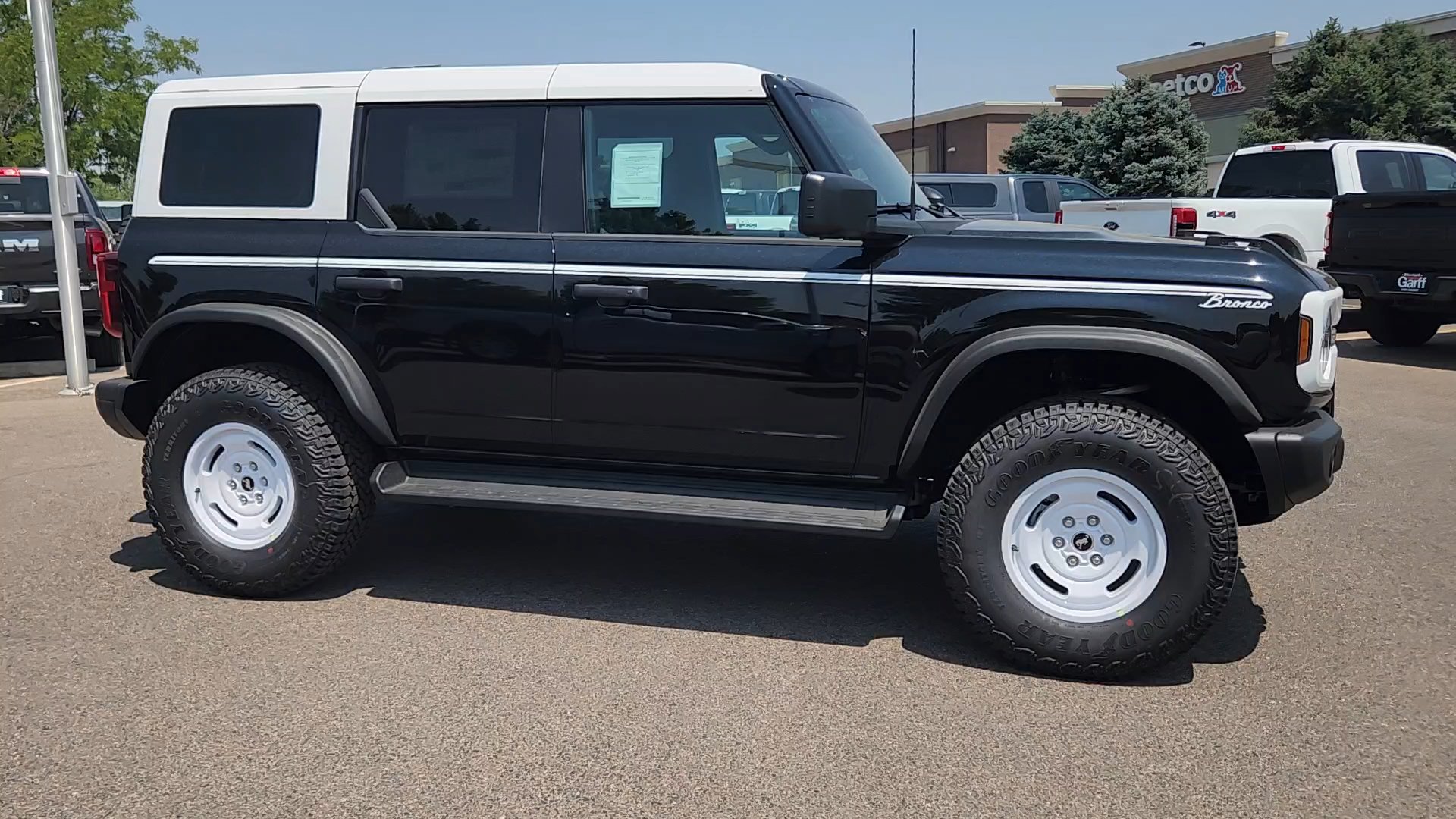 New 2026 Ford Bronco Heritage Edition AWD/4WD image 12