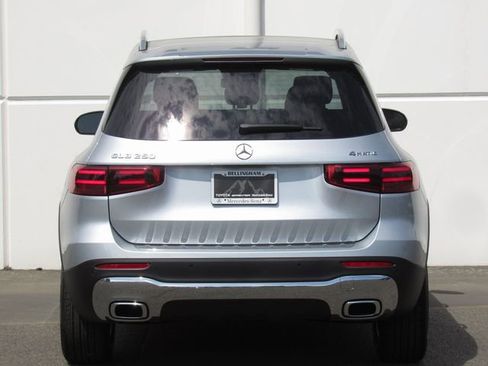 Used 2025 Mercedes-Benz GLB 250 4MATIC image 7