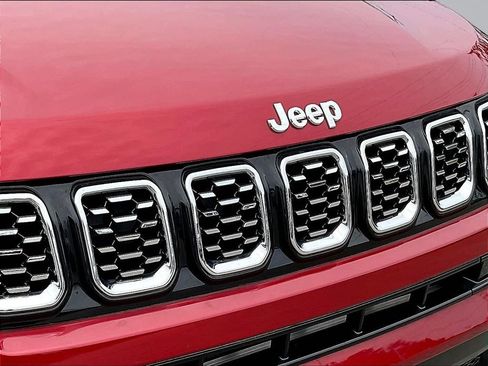 Used 2025 Jeep Compass Limited AWD/4WD image 33