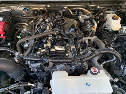 Used 2025 Toyota Tacoma TRD Off-Road image 31