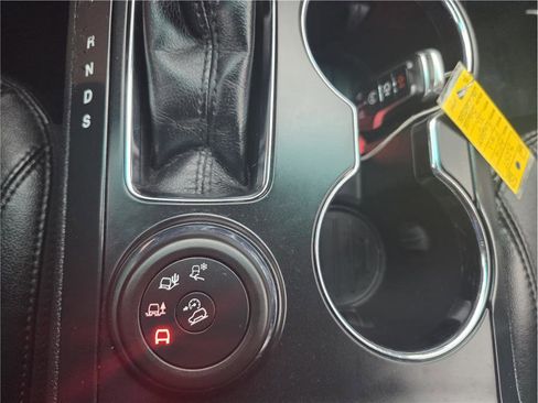 Used 2016 Ford Explorer XLT w/ Equipment Group 202A image 21