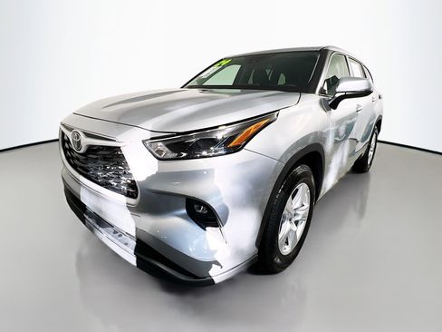 Used 2024 Toyota Highlander LE image 10