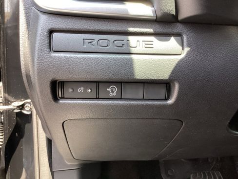 Used 2024 Nissan Rogue S FWD image 28