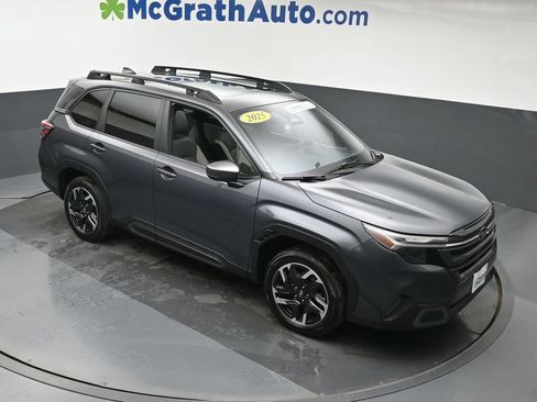 Used 2025 Subaru Forester Limited AWD/4WD image 3