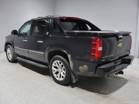 Used 2013 Chevrolet Avalanche LTZ AWD/4WD image 6