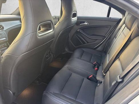 Used 2018 Mercedes-Benz CLA 250 image 9