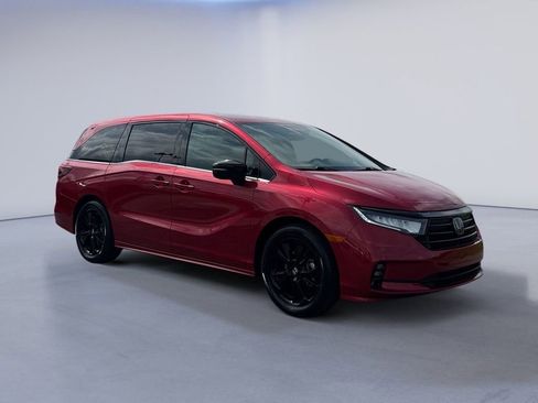 Certified 2024 Honda Odyssey Sport image 8