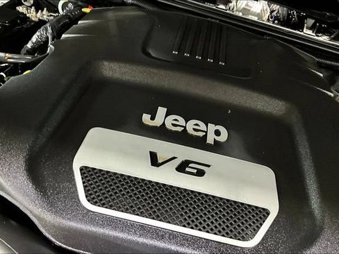 Used 2017 Jeep Wrangler Unlimited Sport w/ Quick Order Package 24S AWD/4WD image 27