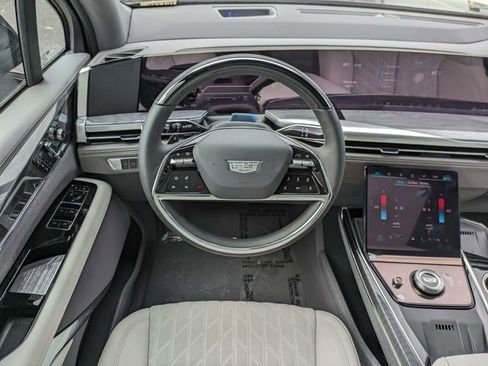New 2025 Cadillac Escalade IQ Luxury 1 w/ Smart Trailering package AWD/4WD image 16