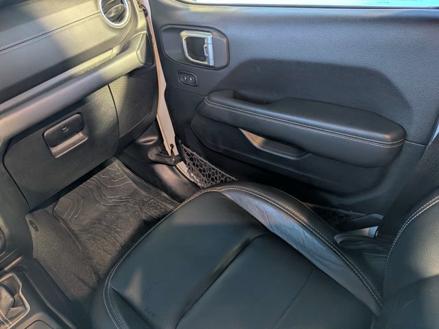 Used 2020 Jeep Wrangler Unlimited Sahara AWD/4WD image 17
