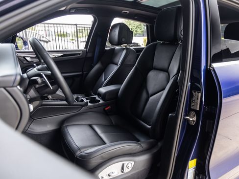 Certified 2026 Porsche Macan S AWD/4WD image 5