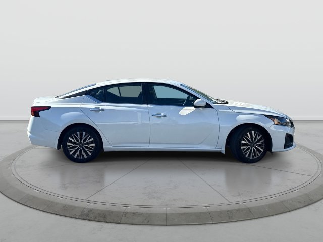 Certified 2023 Nissan Altima 2.5 SV FWD image 3