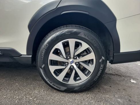 Used 2023 Subaru Outback Premium image 36