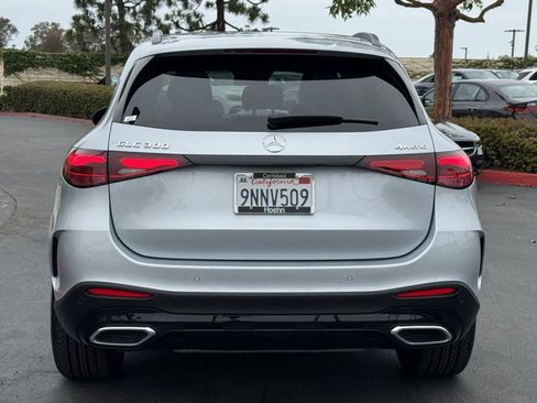 Used 2024 Mercedes-Benz GLC 300 4MATIC image 12