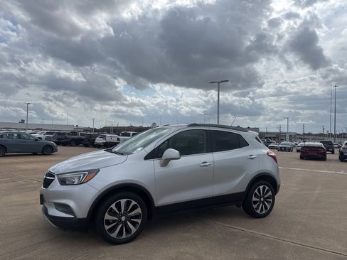 Used 2022 Buick Encore Preferred image 9