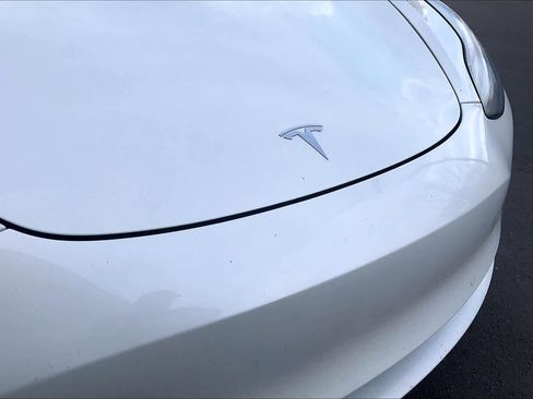Used 2019 Tesla Model 3 Standard Range image 26