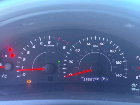 Used 2011 Toyota Camry LE image 22