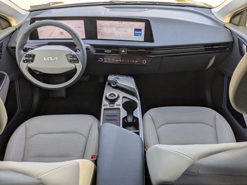 Certified 2022 Kia EV6 Wind image 18