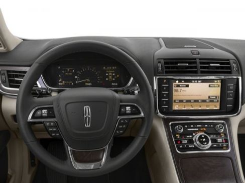 Used 2018 Lincoln Continental Black Label image 4