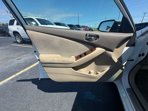 Used 2008 Nissan Altima 3.5 SE w/ Sport Pkg FWD image 11