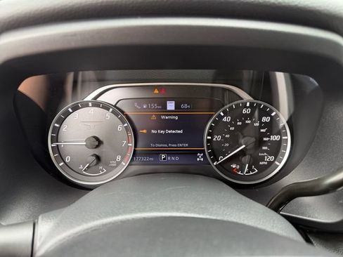 Used 2021 Nissan Titan SV w/ SV Convenience Package AWD/4WD image 14