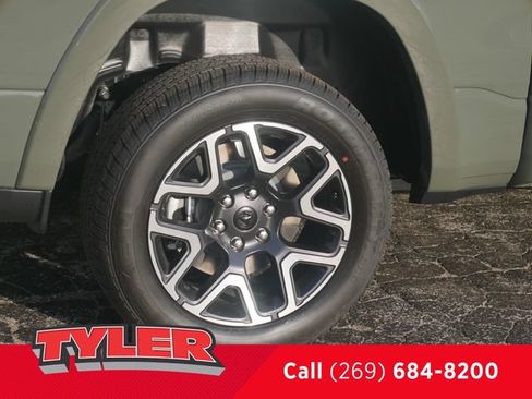 New 2026 RAM 1500 Laramie AWD/4WD image 45
