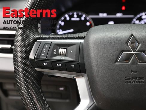Used 2025 Mitsubishi Outlander SE AWD/4WD image 15