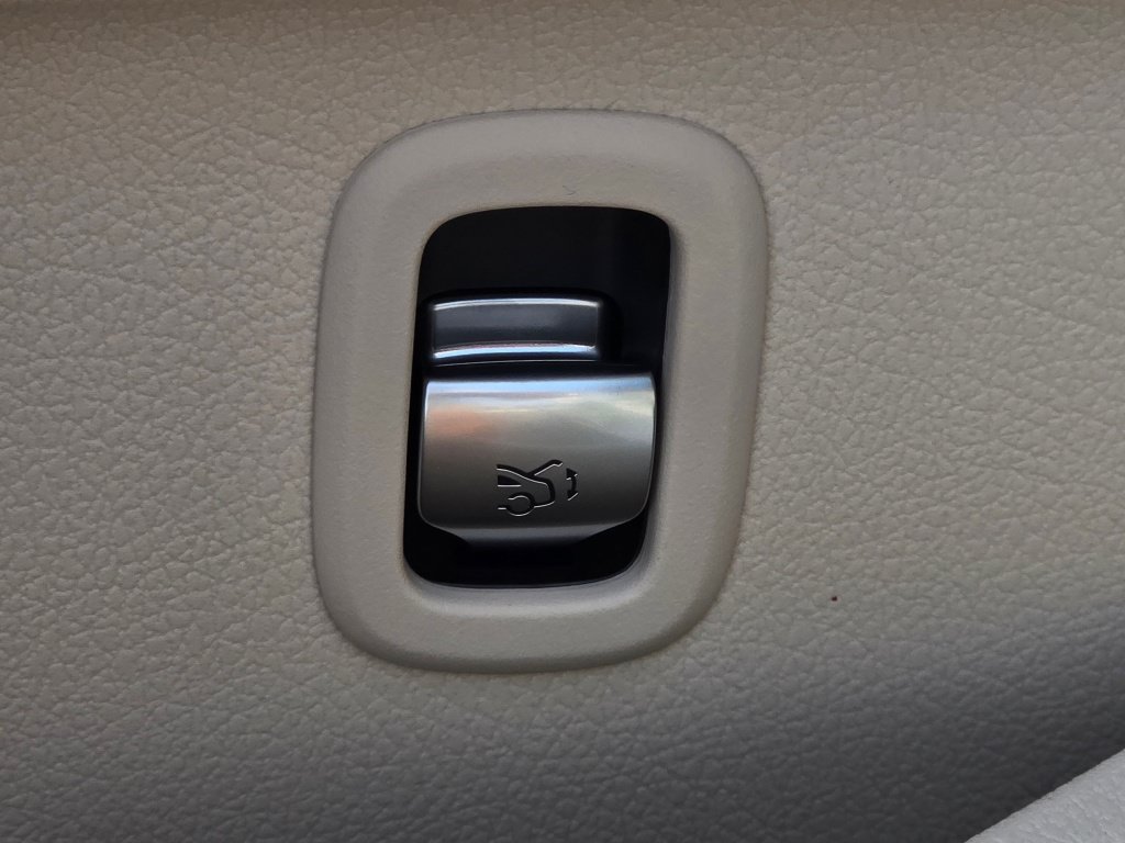 New 2026 Mercedes-Benz C 300 4MATIC Sedan image 35