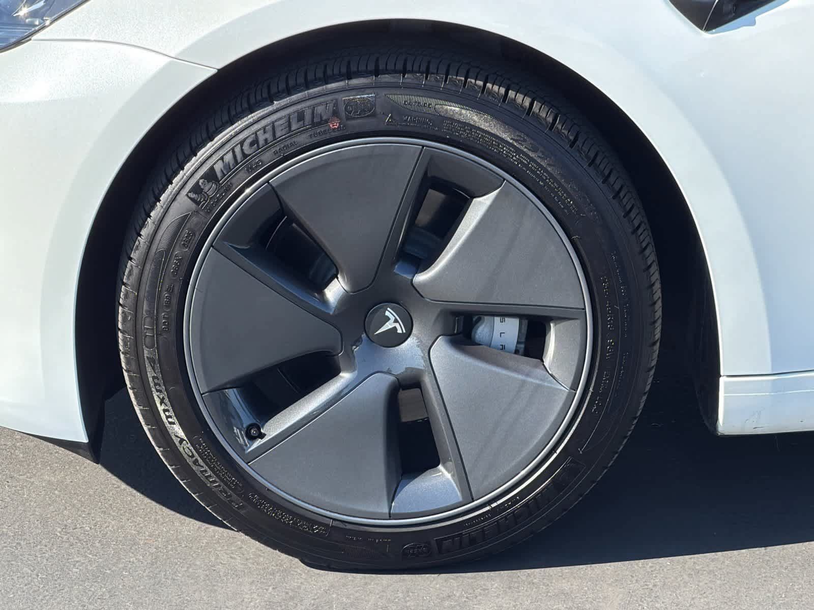 Used 2023 Tesla Model 3 Standard Range RWD image 29