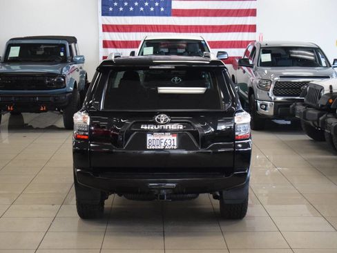 Used 2014 Toyota 4Runner SR5 AWD/4WD image 15