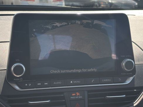 Used 2025 Nissan Altima 2.5 SV image 22