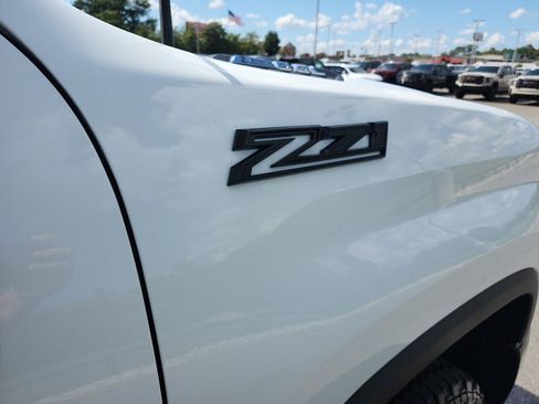 Certified 2024 Chevrolet Silverado 2500 Custom w/ Custom Value Package AWD/4WD image 9