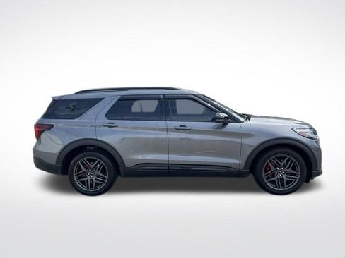 Used 2025 Ford Explorer ST AWD/4WD image 12