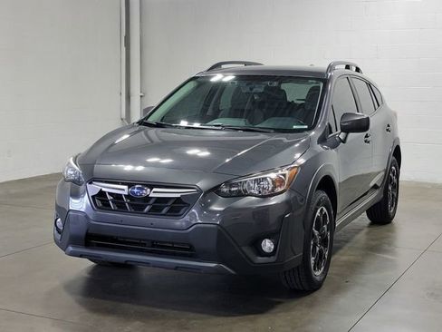 Used 2021 Subaru Crosstrek 2.0i Premium w/ Popular Package #2 AWD/4WD image 2