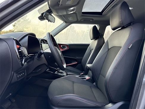 Used 2025 Kia Soul GT-Line w/ GT-Line Technology Package image 13
