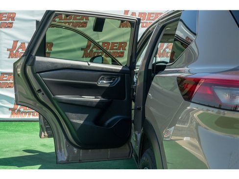 Used 2024 Nissan Rogue SV w/ SV Premium Package FWD image 35