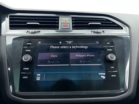 Used 2022 Volkswagen Tiguan SE w/ Panoramic Sunroof Package image 21