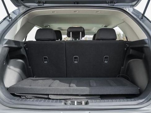 Used 2021 Hyundai Venue SEL w/ Premium Package image 8