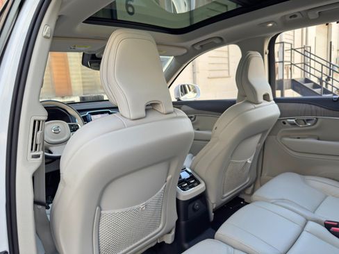 Used 2025 Volvo XC90 T8 Ultra w/ Protection Package Premier AWD/4WD image 39