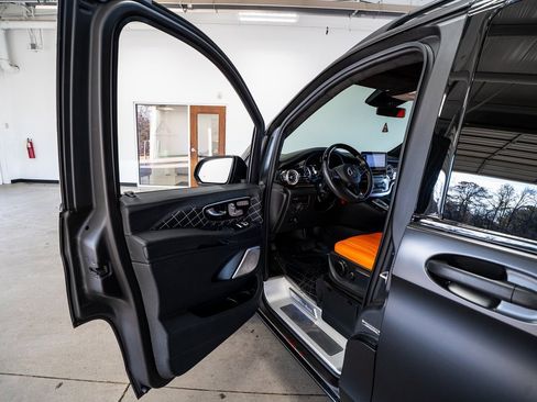 Used 2021 Mercedes-Benz Metris Passenger image 32