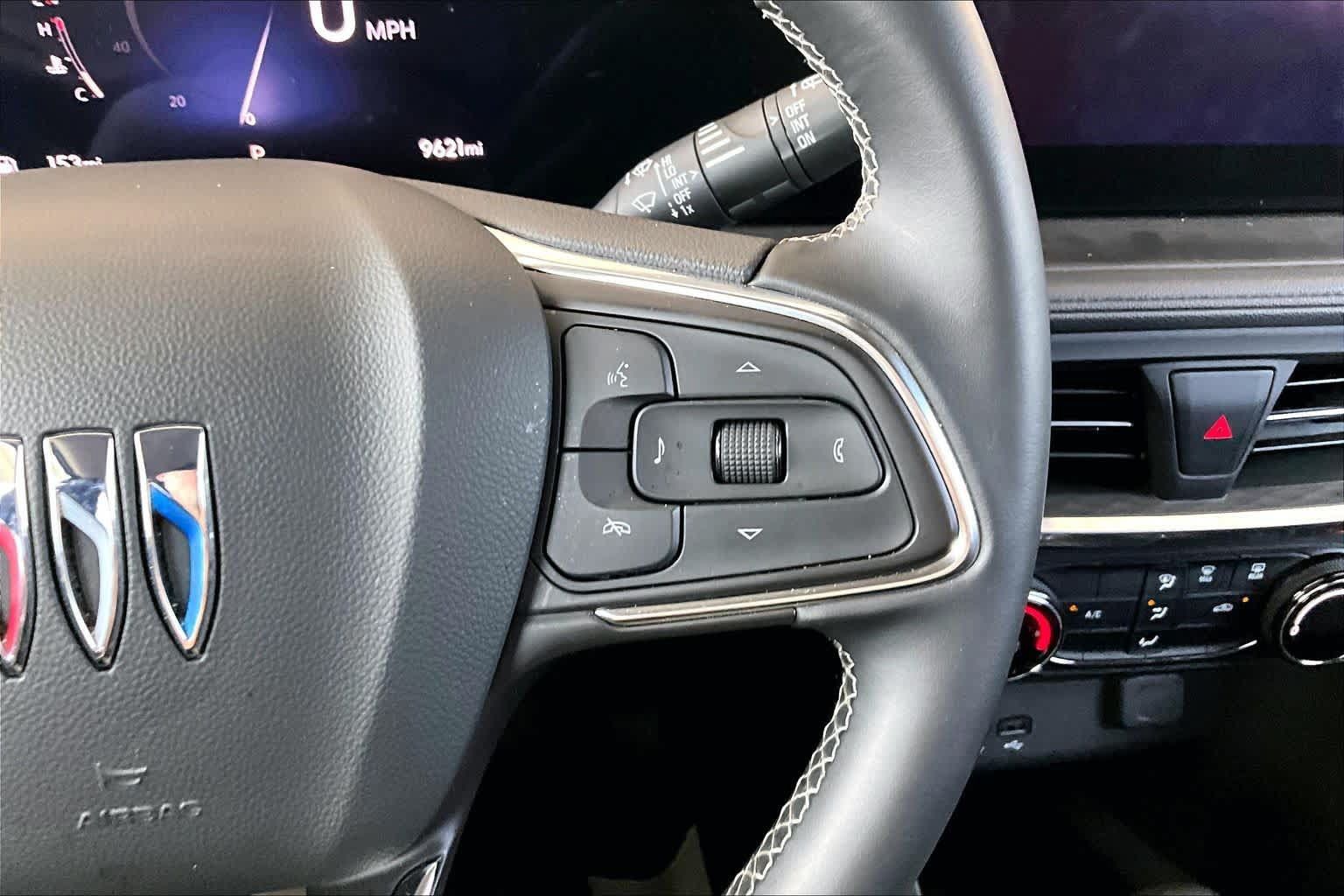 Used 2024 Buick Encore GX Preferred FWD image 24