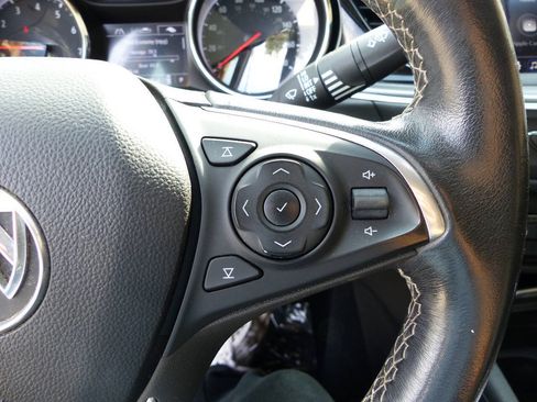 Used 2019 Buick Regal Preferred w/ Driver Confidence Package I FWD image 26