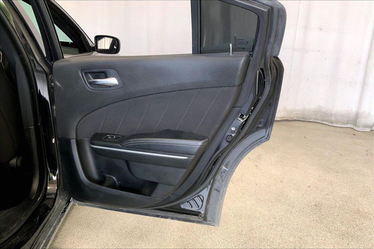 Used 2022 Dodge Charger SXT RWD image 21